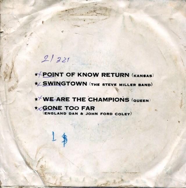 Point Of Know Return (Kansas) / Swingtown (The Steve Miller Band) / We Are The Champions (Queen) / Gone Too Far (England Dan & John Ford Coley) - Royalsound TKR 519 THAILAND (1977) - Back