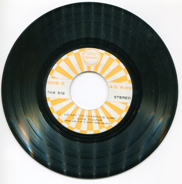 Point Of Know Return (Kansas) / Swingtown (The Steve Miller Band) / We Are The Champions (Queen) / Gone Too Far (England Dan & John Ford Coley) - Royalsound TKR 519 THAILAND (1977) - Side B