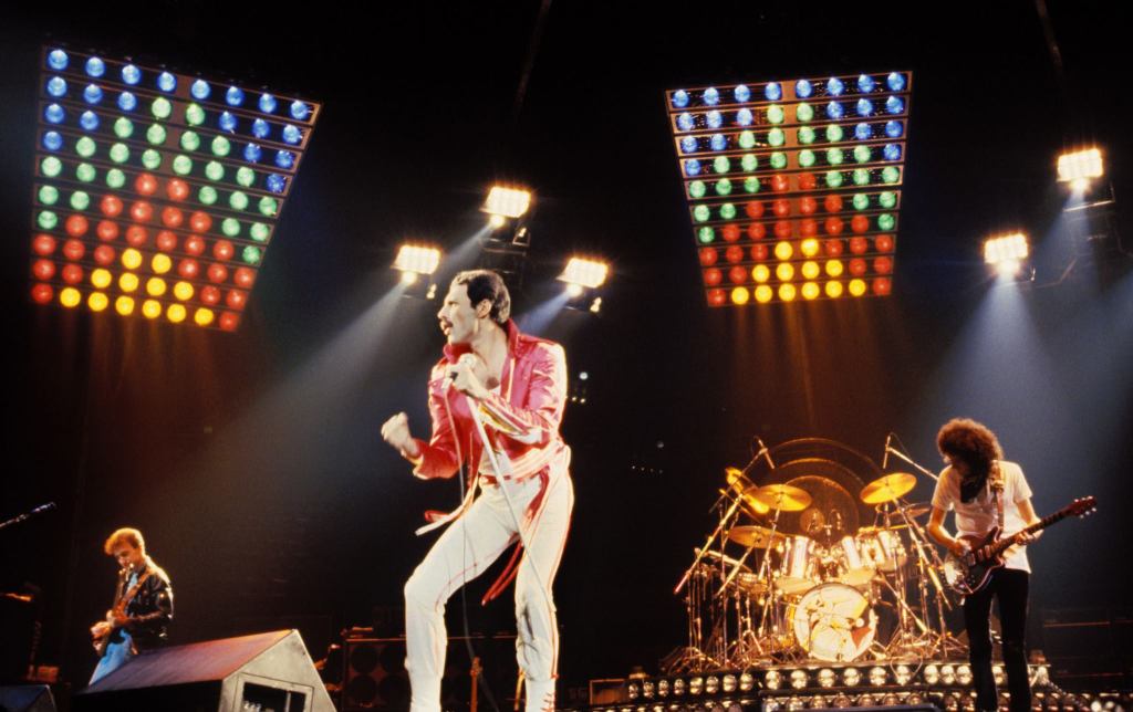 Video–iconographical journey in Queen production — article preview
