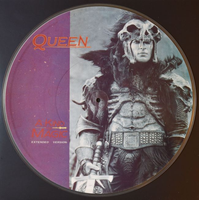 A Kind Of Magic / A Dozen Red Roses For My Darling - Three Hundred Records (-) ~ Picture disc