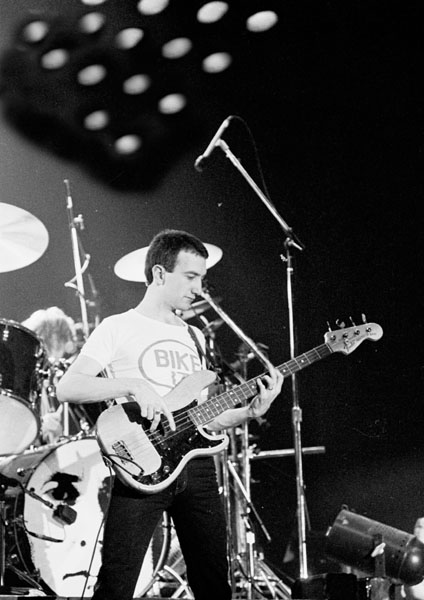 bass_player_queen